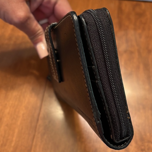 Kenneth Cole Black Leather Wallet - Picture 8 of 8